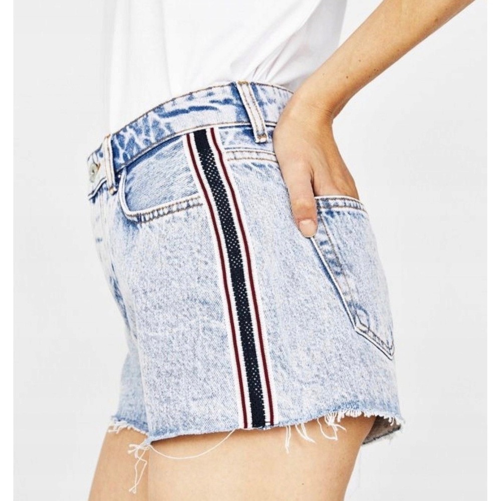 Bershka High-Waisted Racing Stripe Denim Shorts Sz 6